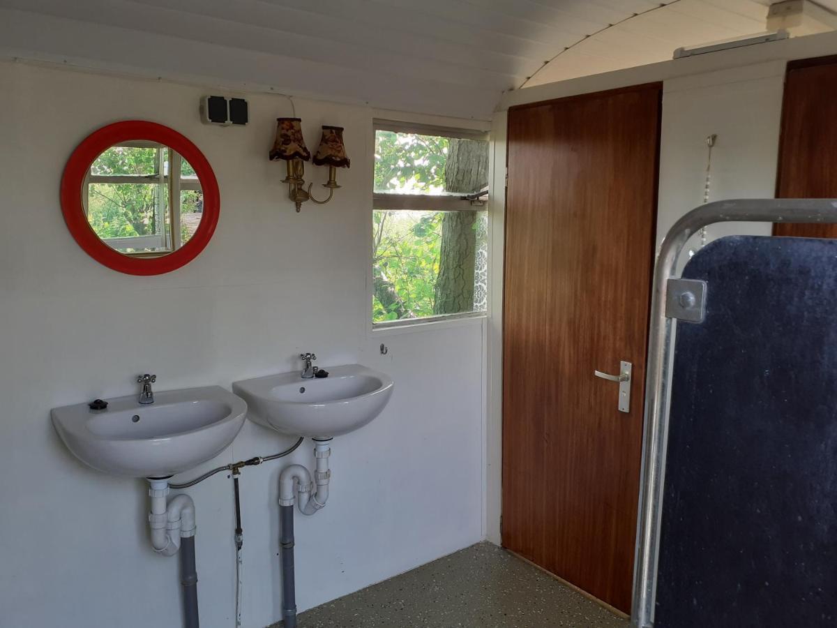 Wijndomein De Vier Ambachten -Overnachten In De Wijngaard Simonshaven Eksteriør bilde